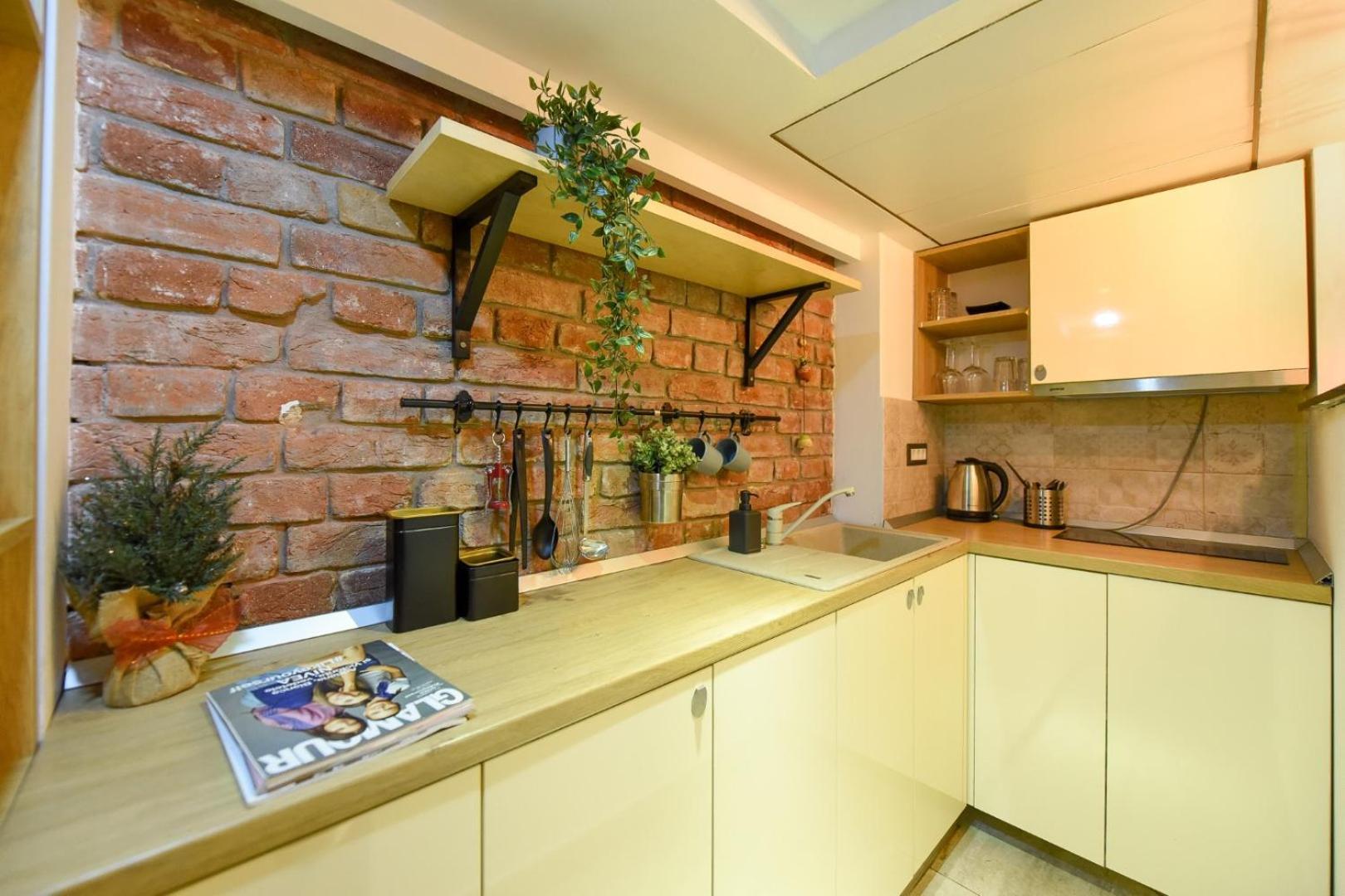 Central Comfort - Duplex-Style Studios On Regina Elisabeta Бухарест Номер фото